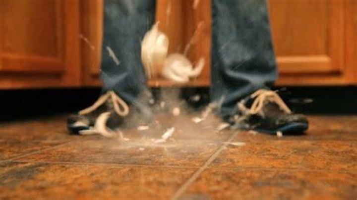 Can a broken CFL make you sick?