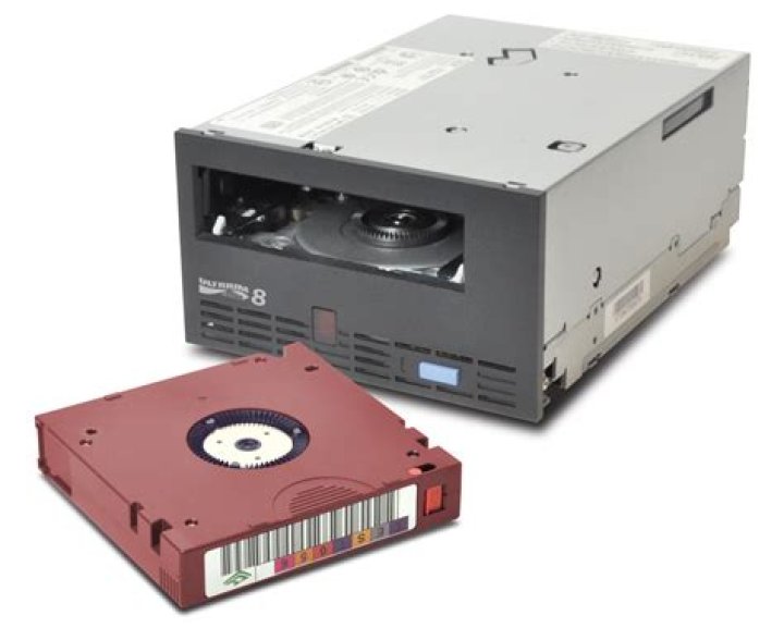 Can LTO-8 drive read LTO-6 tapes?