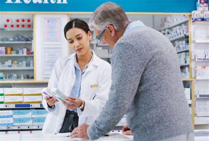 Can pharmacy technicians dispense controlled substances?