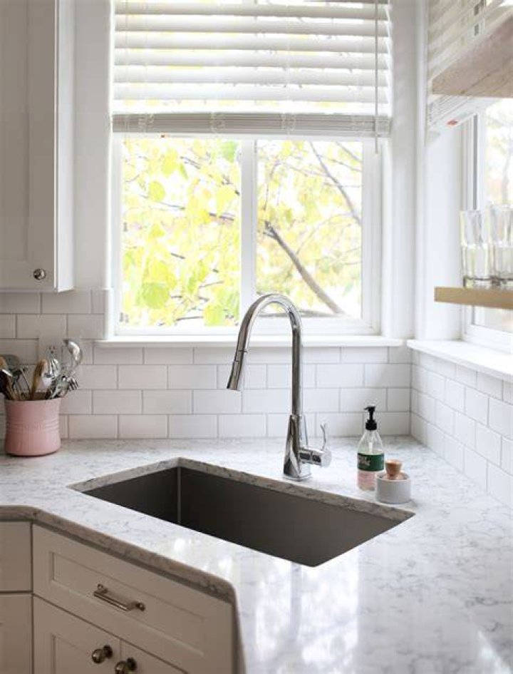 Can you put a kitchen sink in a corner?