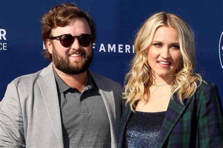 Does Emily Osment have a brother?