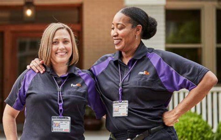 Does FedEx have HR department?