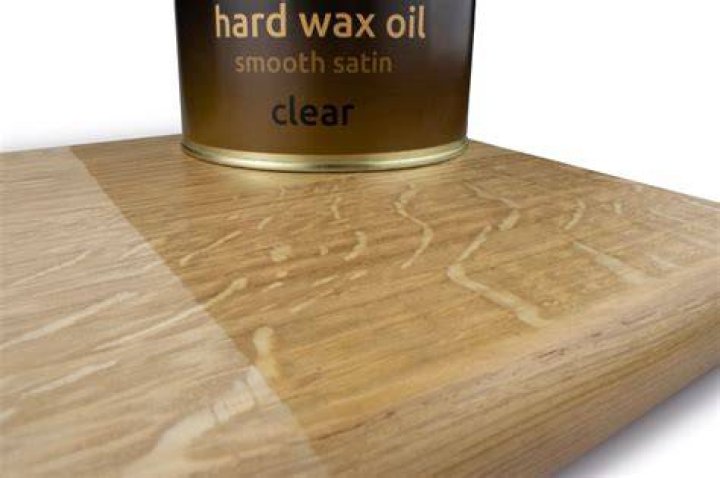 Does hard wax oil darken wood?