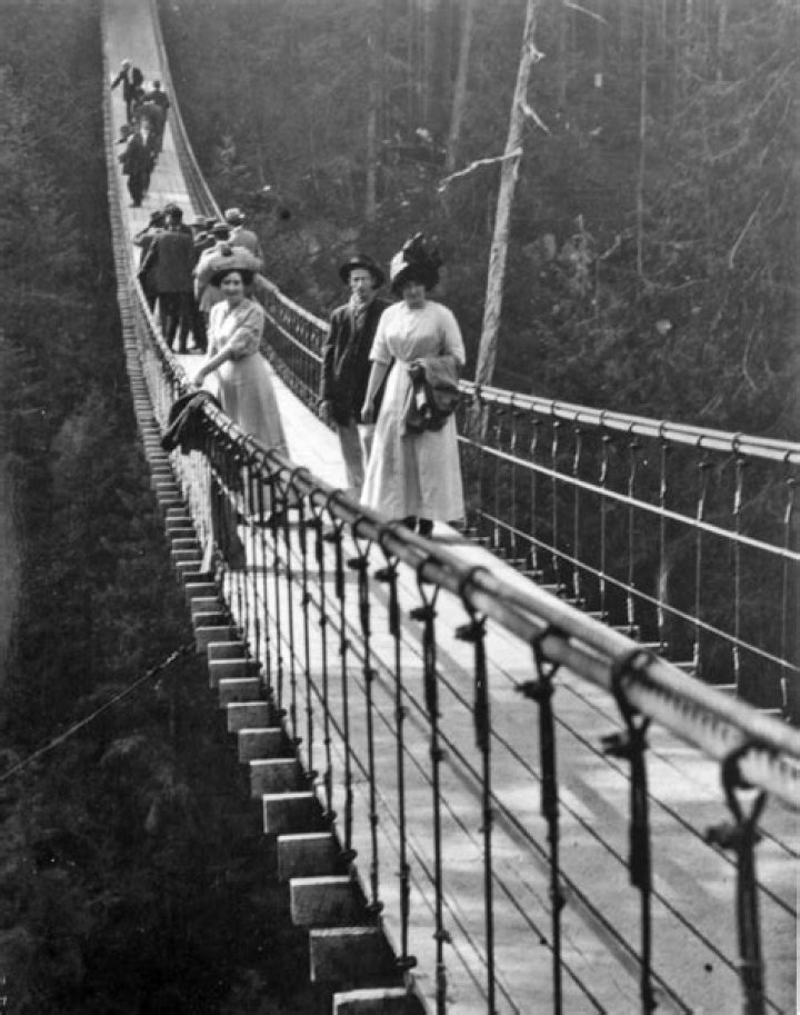 Has anyone died on the Capilano Suspension bridge?