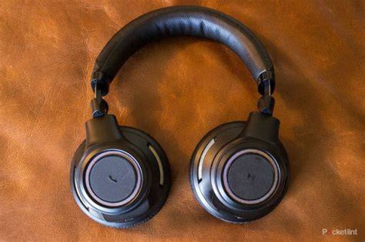How do I reset my Plantronics BackBeat Pro?