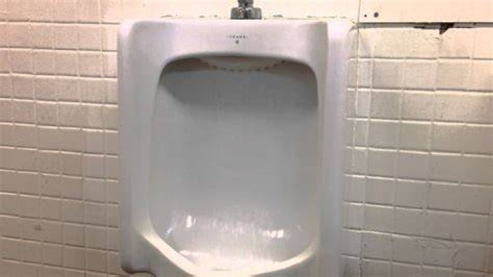 How do I stop my urinal from leaking?