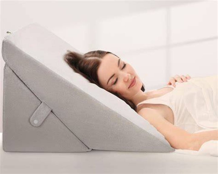 How do you sit on a wedge pillow?