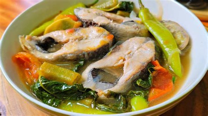 How many calories are in sinigang na bangus?