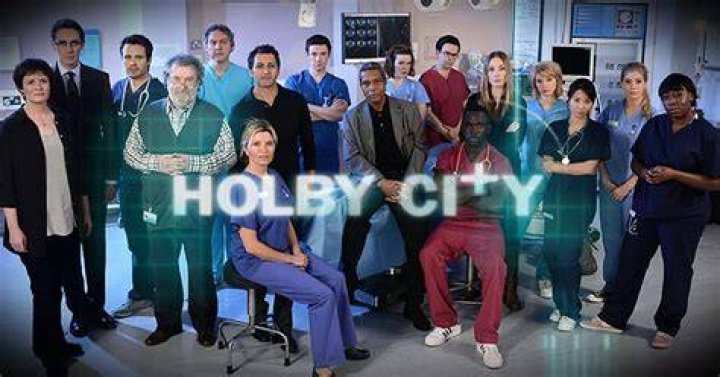 How many episodes are in Holby City Season 12?