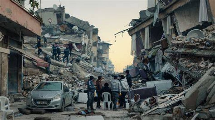 How many people died in 2011 car accidents?