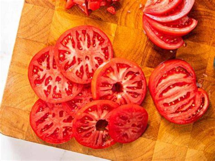 How many tomatoes are in one tomato slice?