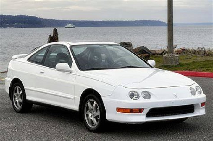 How much did an Acura Integra cost in 1995?