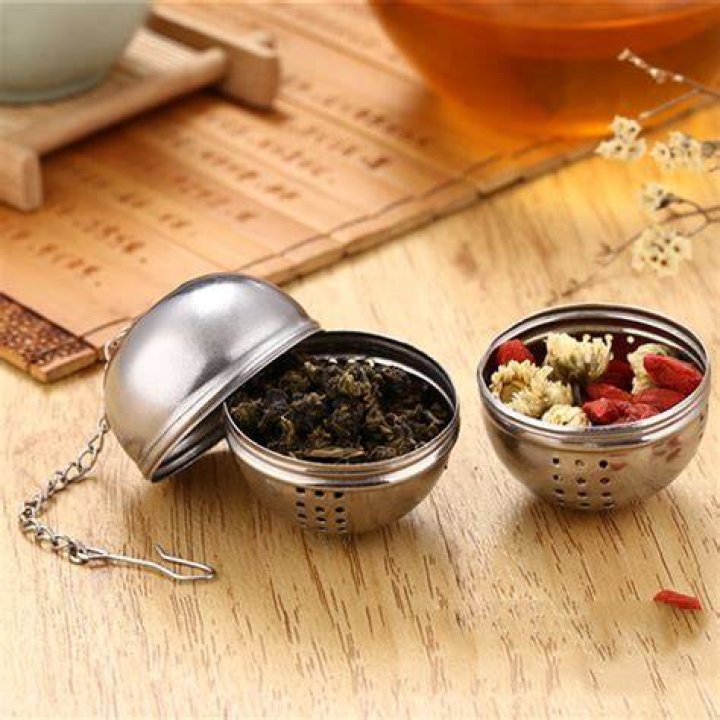 How much loose tea do you put in a tea ball?