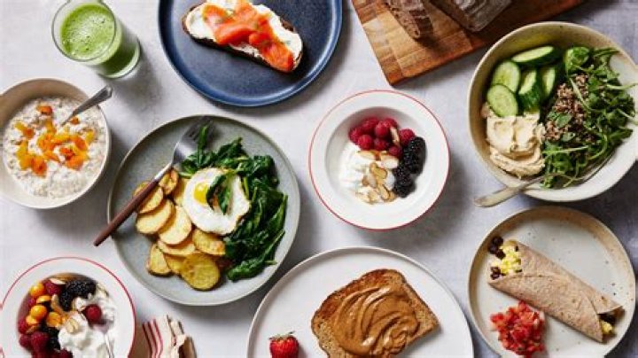 Is it okay to snack between breakfast and lunch?