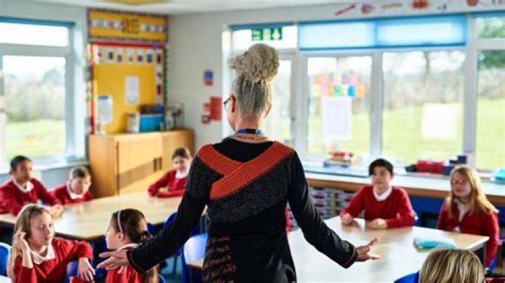 Is there a demand for primary school teachers in Ireland?