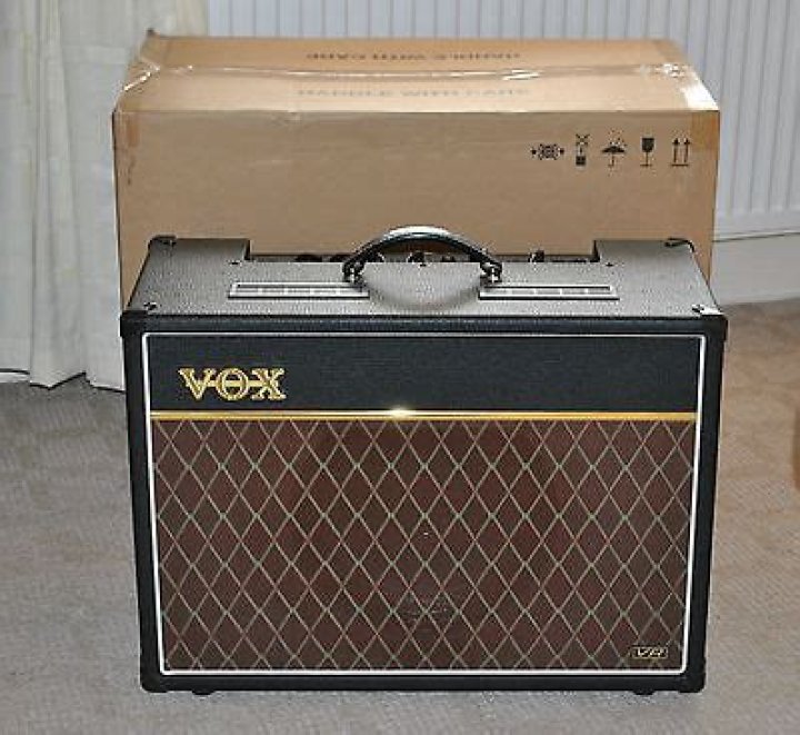 Is Vox AC15VR a tube amp?