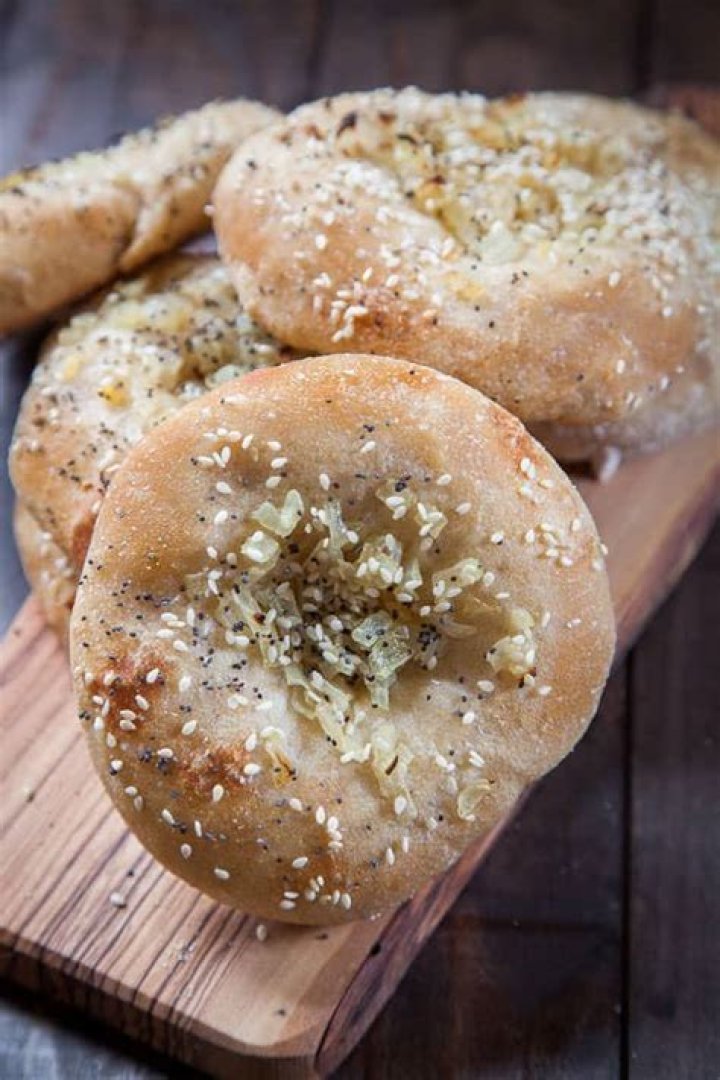 What is a bialy bagel?