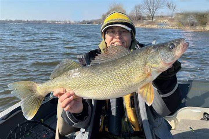 What is the best walleye fishing lake in Wisconsin?