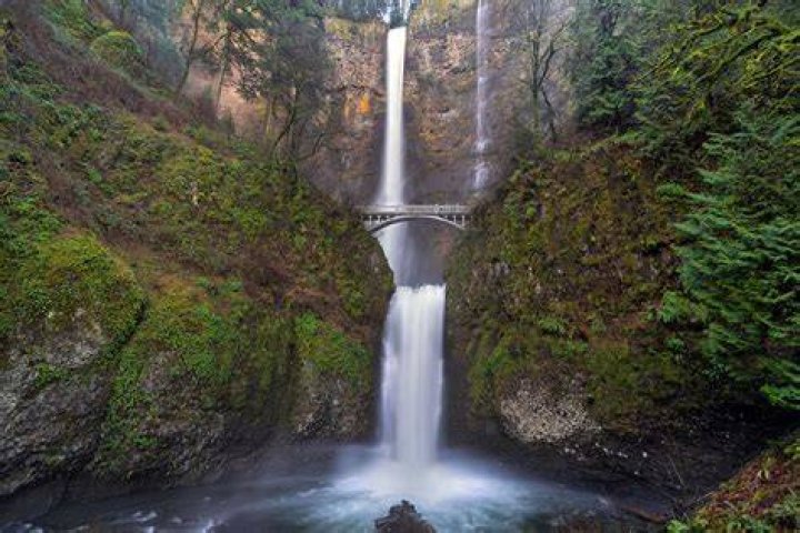 What is the prettiest waterfall in Oregon?