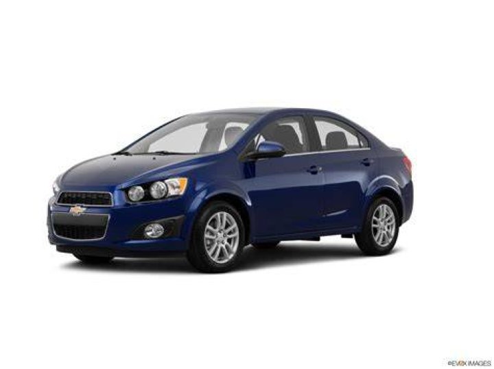 What size tires does a 2014 Chevy Sonic use?