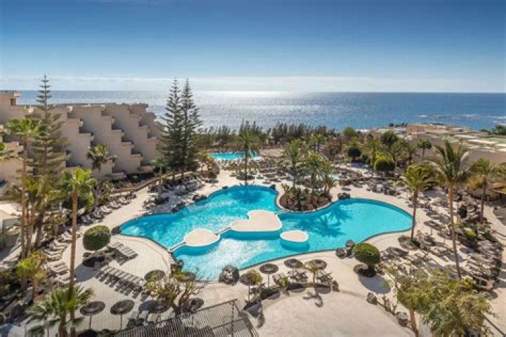 Which resort in Lanzarote has the best weather?