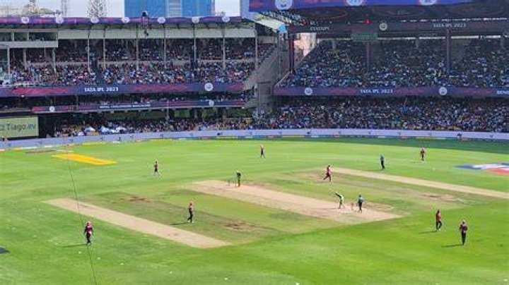 Which stand is best in Chinnaswamy stadium?