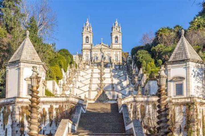 Who built Bom Jesus do Monte?