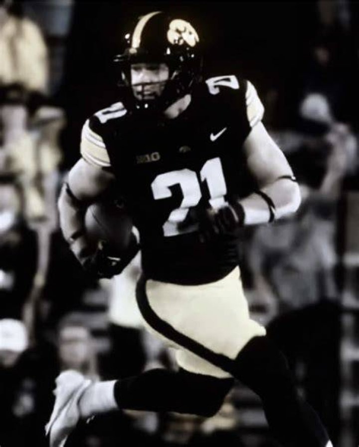 Who is the best kick returner in college football?