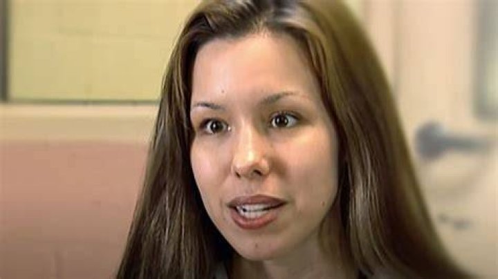 Why did Jodi Arias dye her hair?