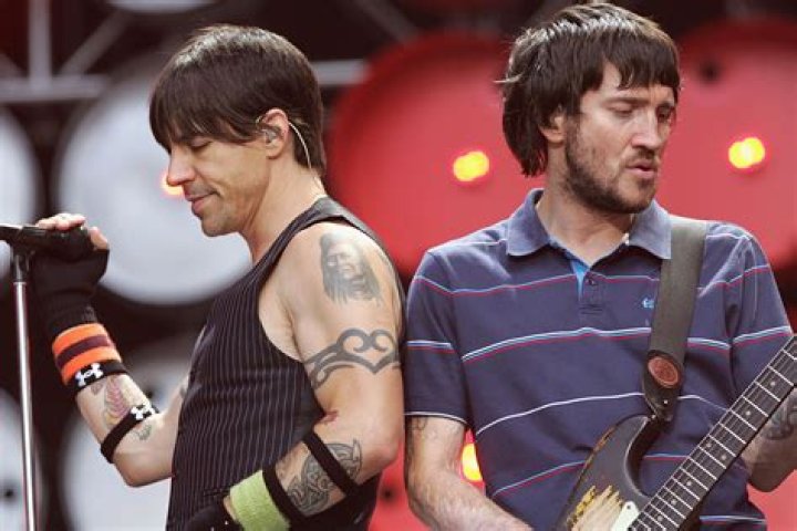 Why did John Frusciante leave Red Hot Chili Peppers in 2009?